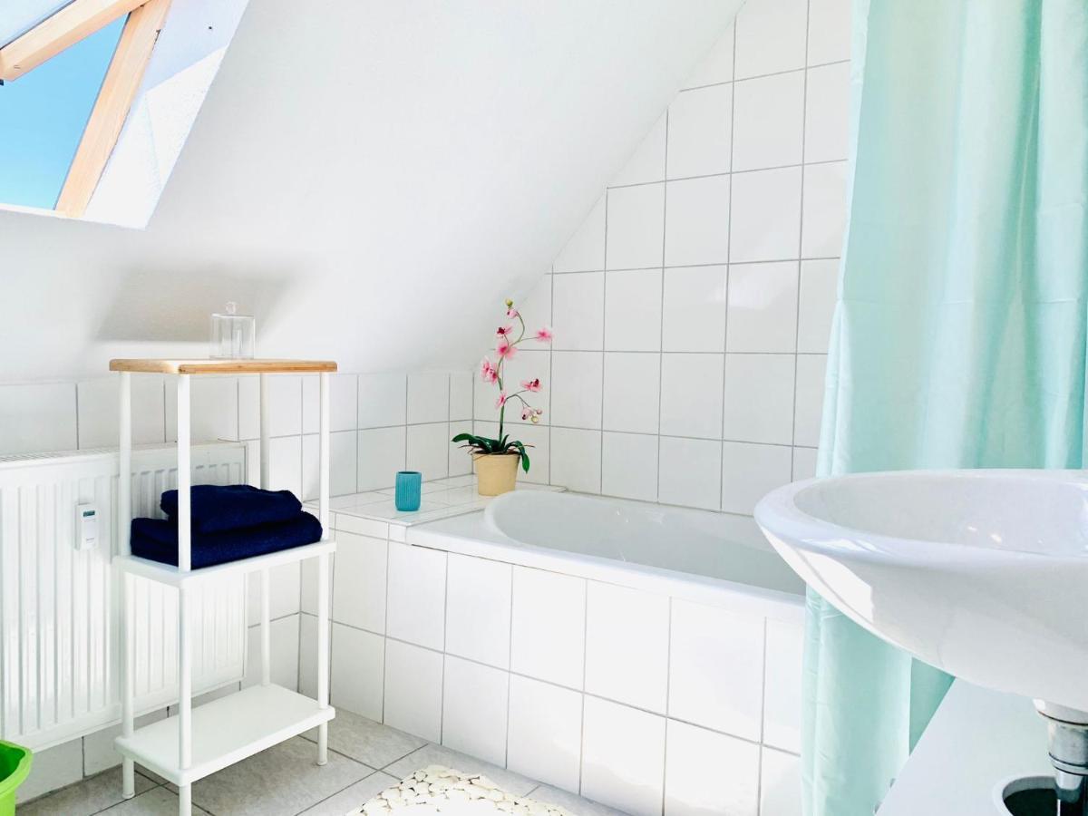 Ferienwohnung Liesel - Kuche, Bad, Wlan, 3 Schlafzimmer, Parkplatz Мальтердинген Экстерьер фото