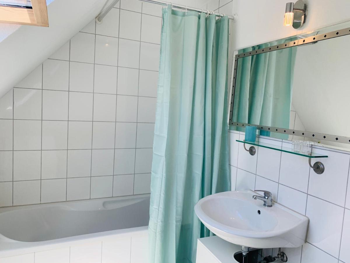 Ferienwohnung Liesel - Kuche, Bad, Wlan, 3 Schlafzimmer, Parkplatz Мальтердинген Экстерьер фото